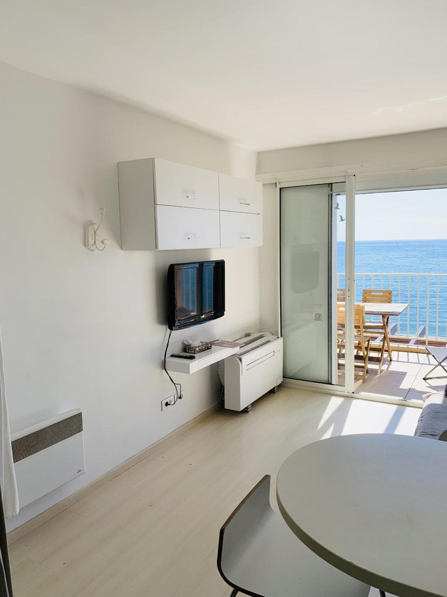 Appartement Les Pieds Dans L'Eau à Sanary-sur-Mer Extérieur photo